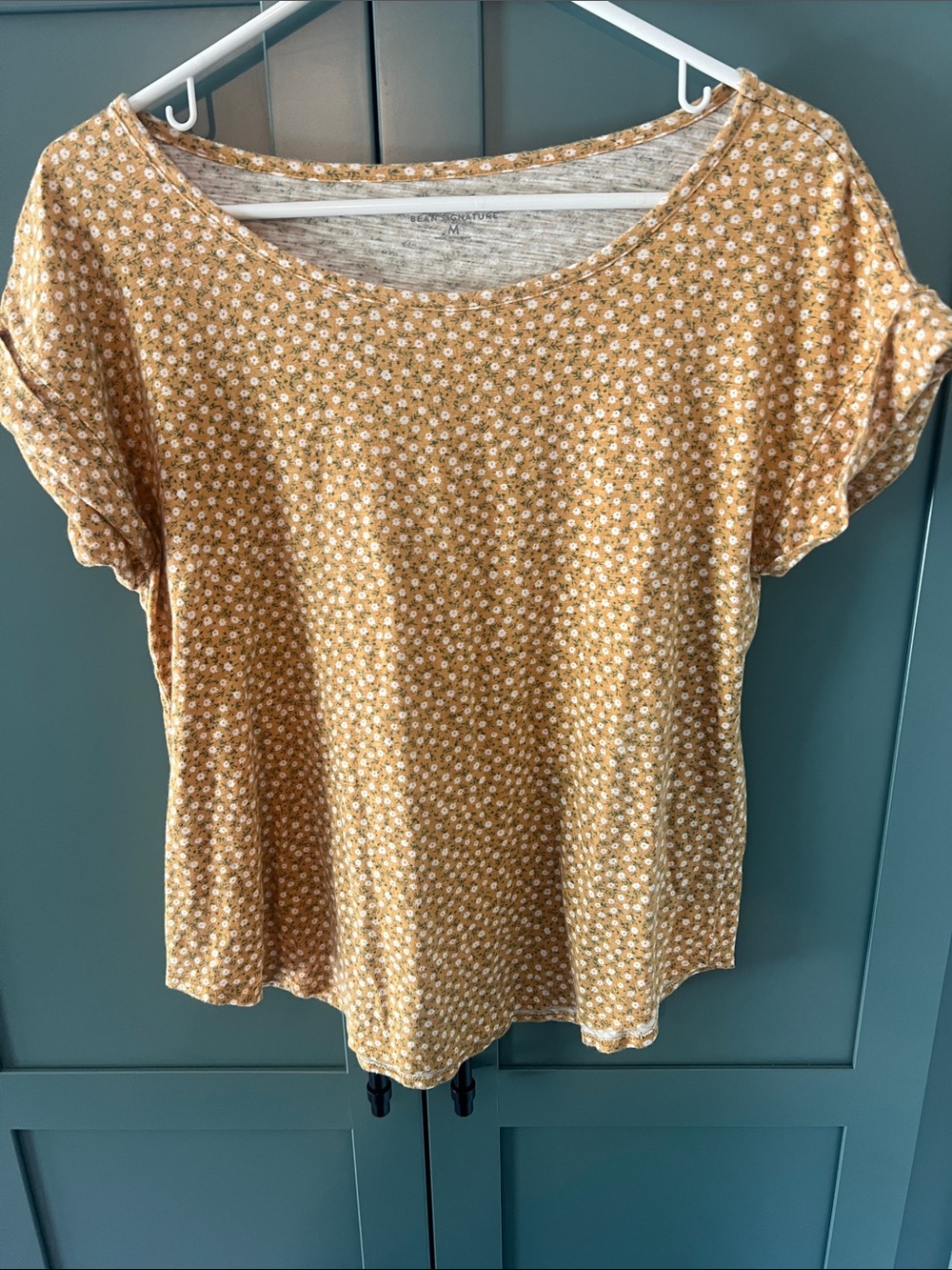 LL Bean Signature Gold Floral S/S Tee Curved Hem Sz M
